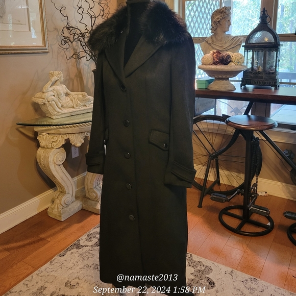Guess Wool Blend Coat with Faux Fur Collar Brushed Fabric 3/4 Length Designer 68 - Picture 5 of 16